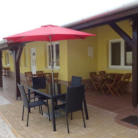 La Familia Apartment Sturovo Exterior photo